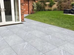 SMOKE GREY SIZE: 600X900MM THICKNESS: 20MM